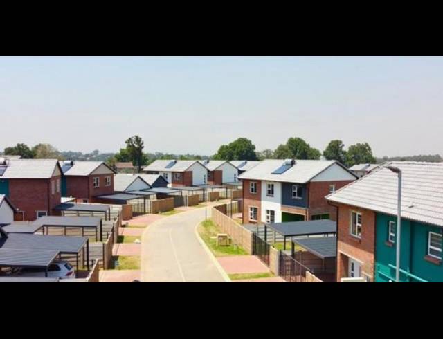 3 BEDROOM TOWNHOUSE FOR SALE IN PARKDENE